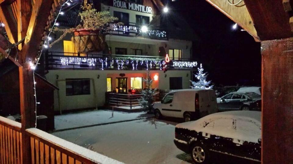 Pensiunea Roua Muntilor Sîmbăta de Sus エクステリア 写真